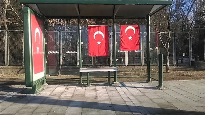 Durağa Türk bayrakları asıldı