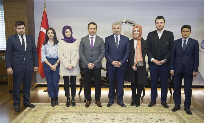 Başkan Çelik, AK Parti Gençlik Kolları İl Yönetimi ile görüştü 
